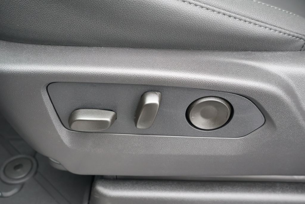 Thumbnail: 2026 Chevrolet Suburban - 18