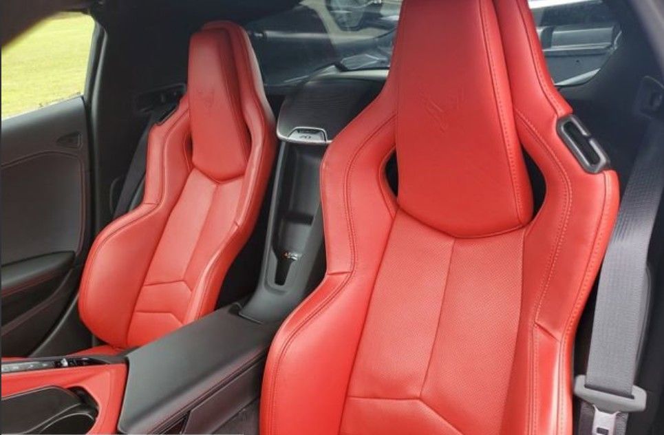 View vehicle photo 7