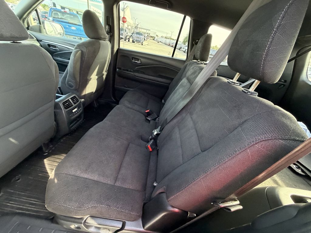 used 2022 Honda Pilot car, priced at $20,394