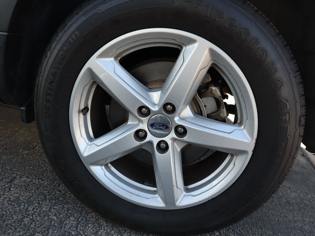 Thumbnail: 2019 Ford Explorer - 17