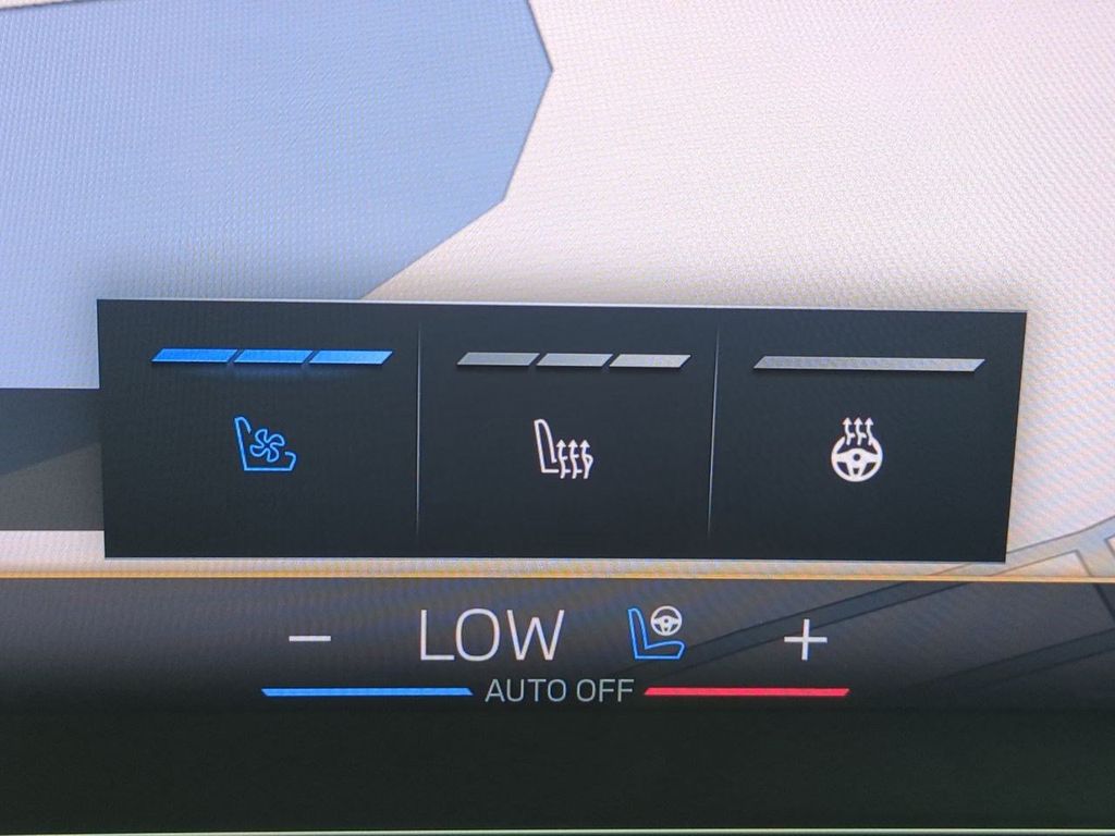 New 2026 White BMW xDrive40i image 23