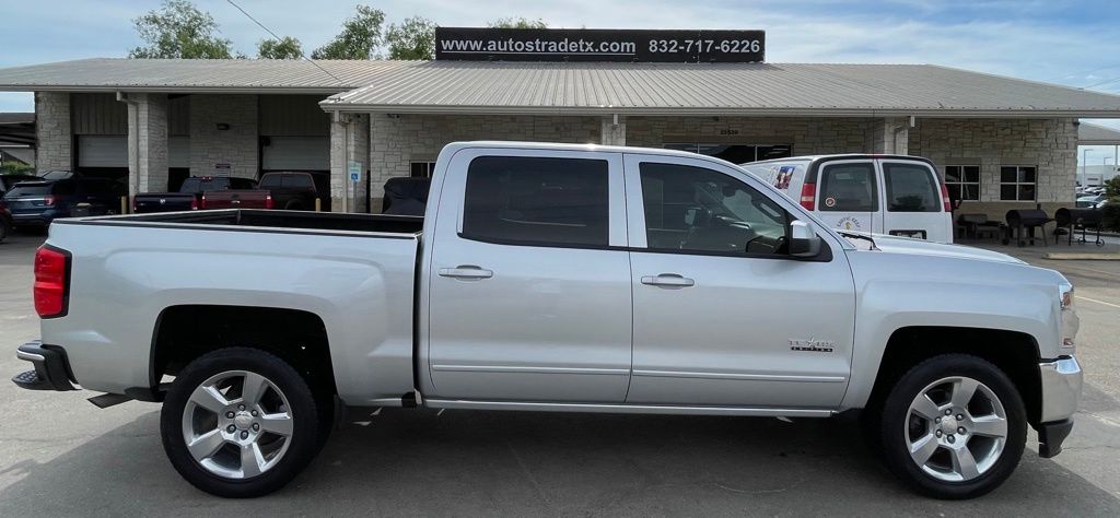 2018 Chevrolet Silverado 1500 LT Silver at Bravo Nissan