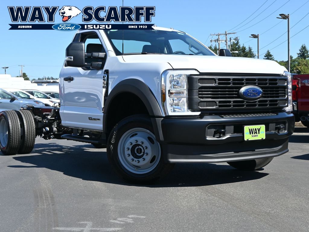 2025 Ford F-550 Chassis XL