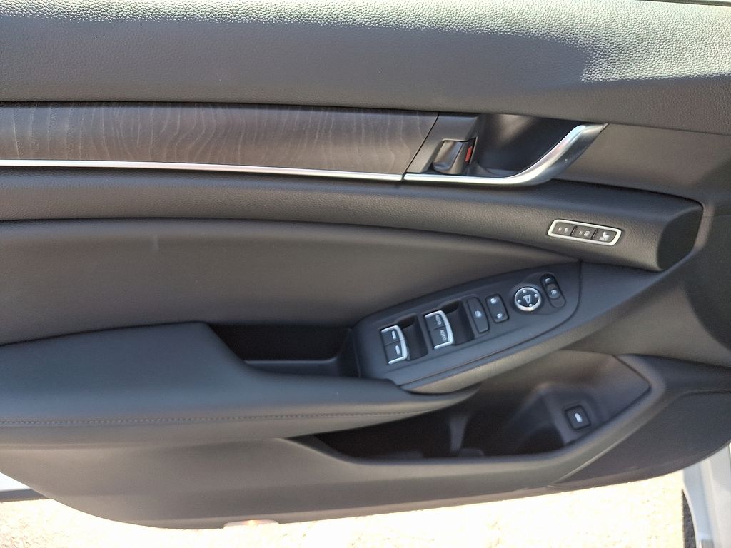 2021 Honda Accord EX-L 13