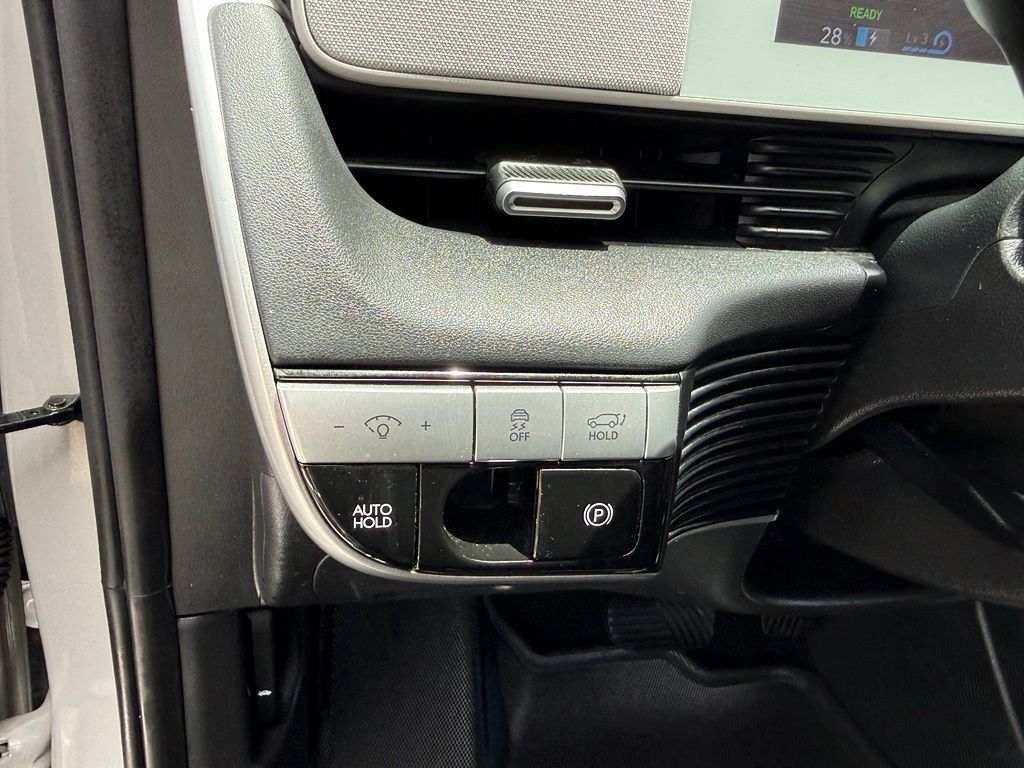 Thumbnail: 2023 Hyundai Ioniq 5 - 12