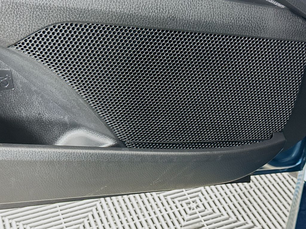 Thumbnail: 2025 Toyota Camry - 19