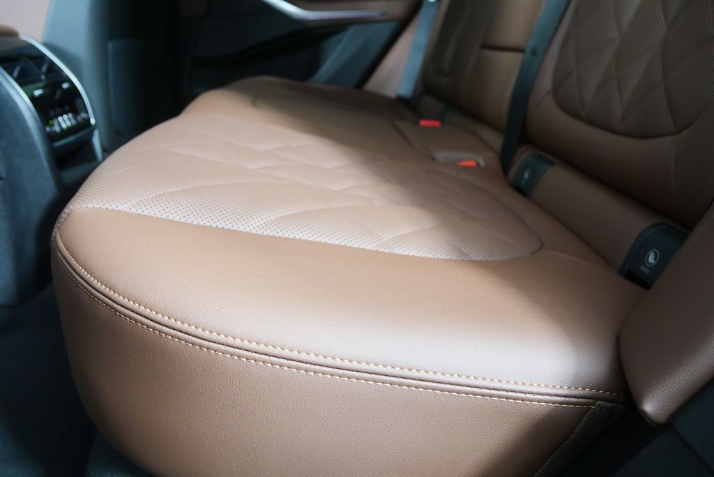 Thumbnail: 2026 BMW X5 - 14