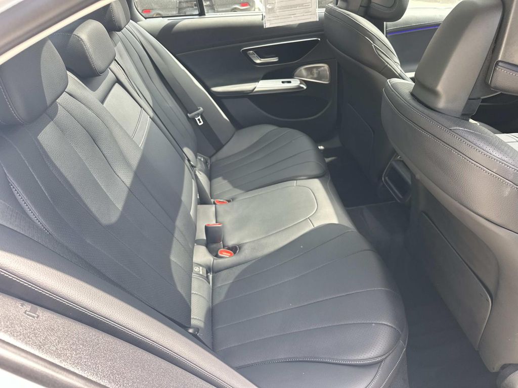 Thumbnail: 2025 Mercedes-Benz E-Class - 24