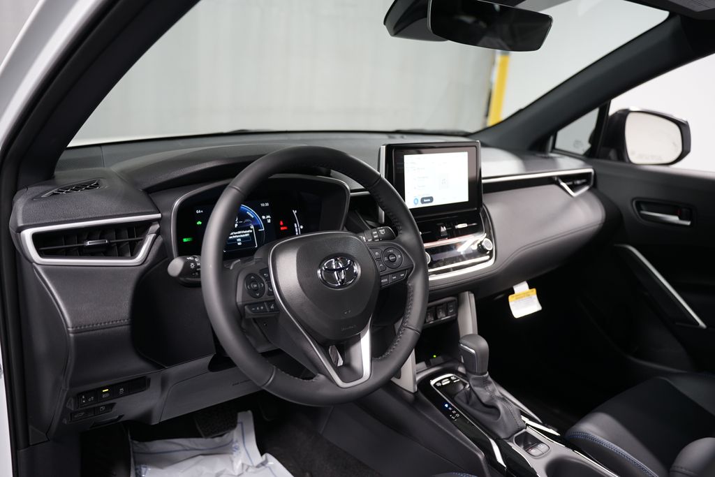 2025 Toyota Corolla Cross XSE 11