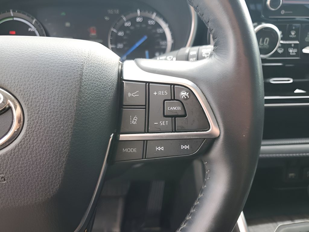 Used Car 2020 Toyota Highlander Hybrid  Limited For Sale Under $25,000 In Austin, Texas