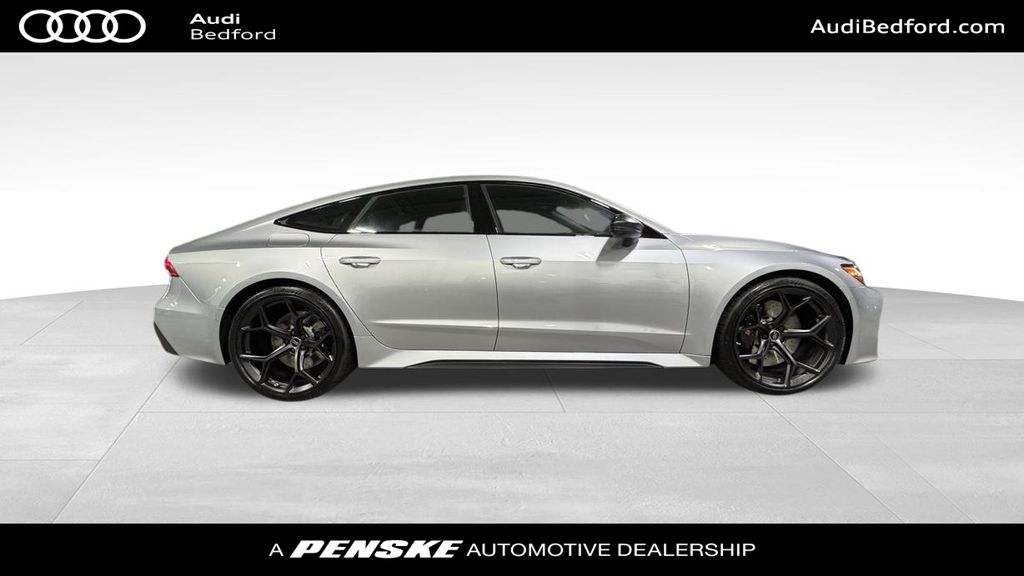 Thumbnail: 2025 Audi RS 7 - 7