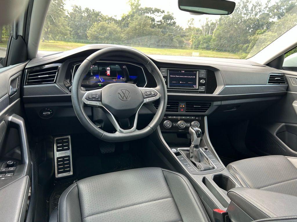 Thumbnail: 2023 Volkswagen Jetta - 12