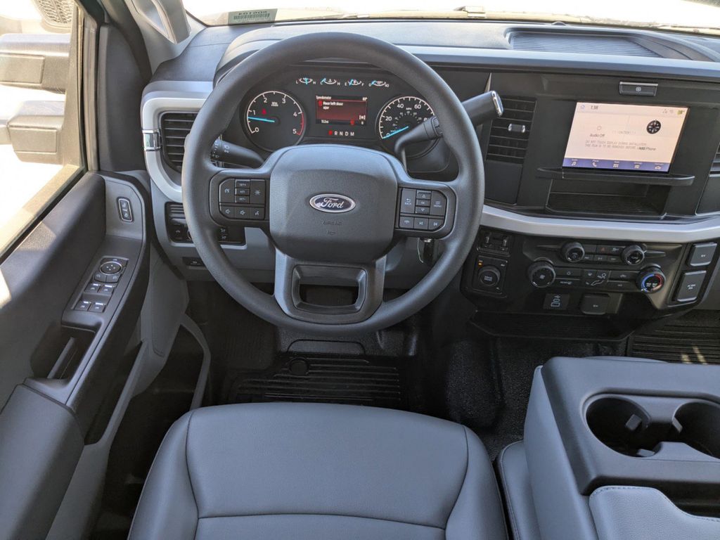 2025 Ford F-550 Chassis XL