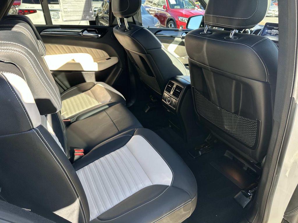 Thumbnail: 2018 Mercedes-Benz GLE - 24