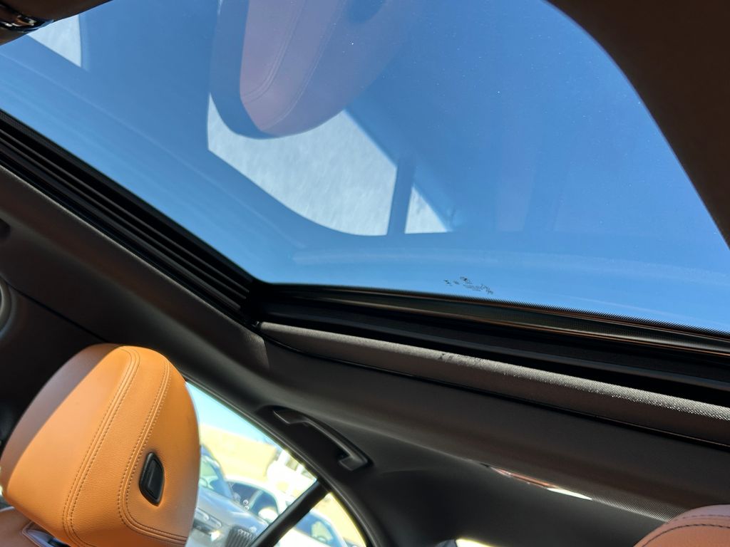 Thumbnail: 2023 BMW 3 Series - 16