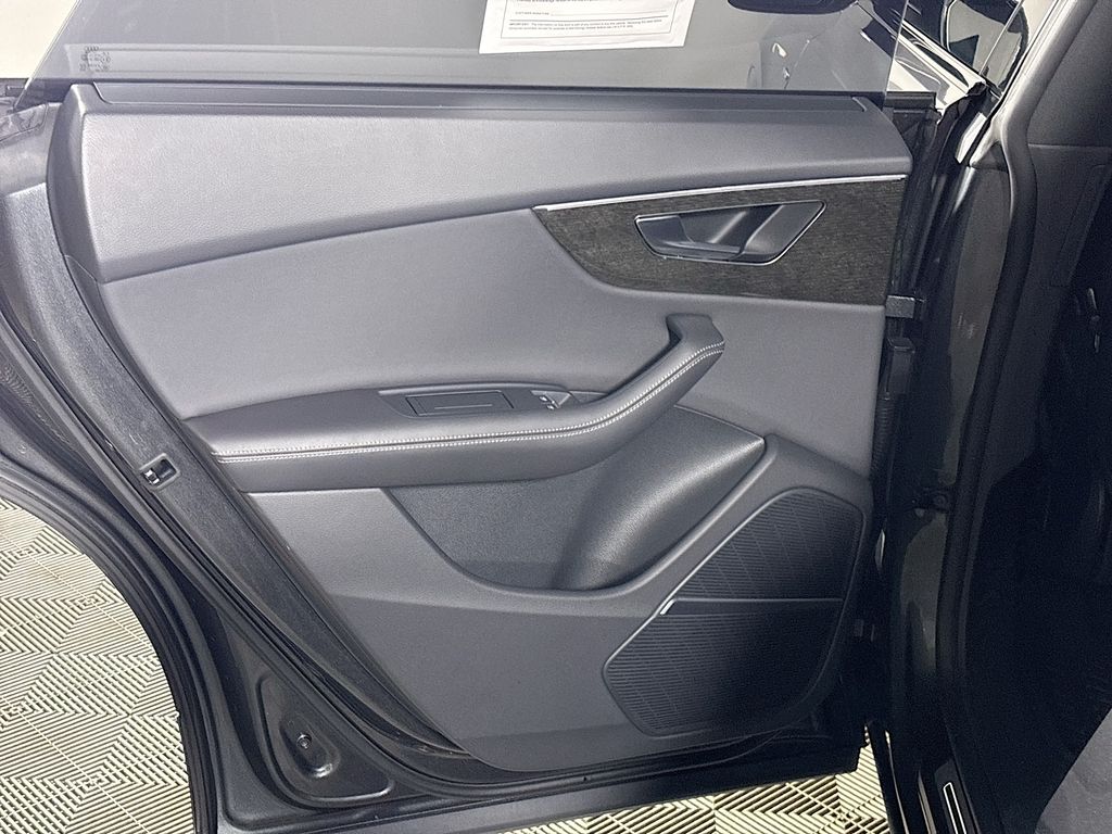 2023 Audi Q8 55 Premium Plus