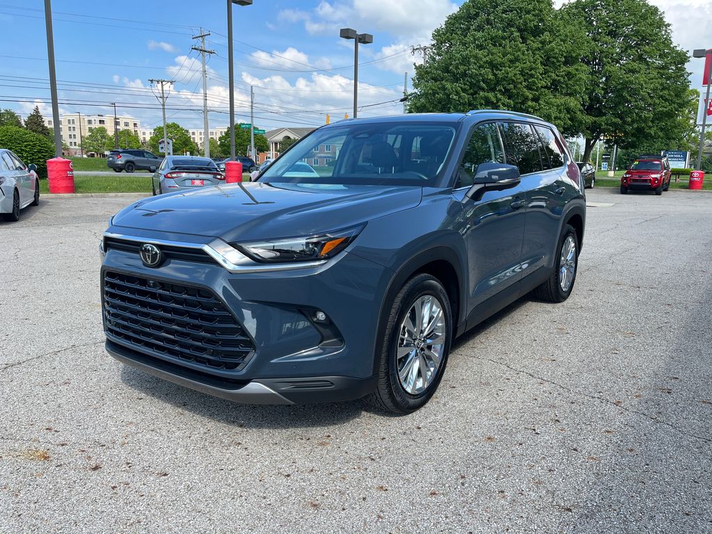 2024 Toyota Grand Highlander Platinum photo