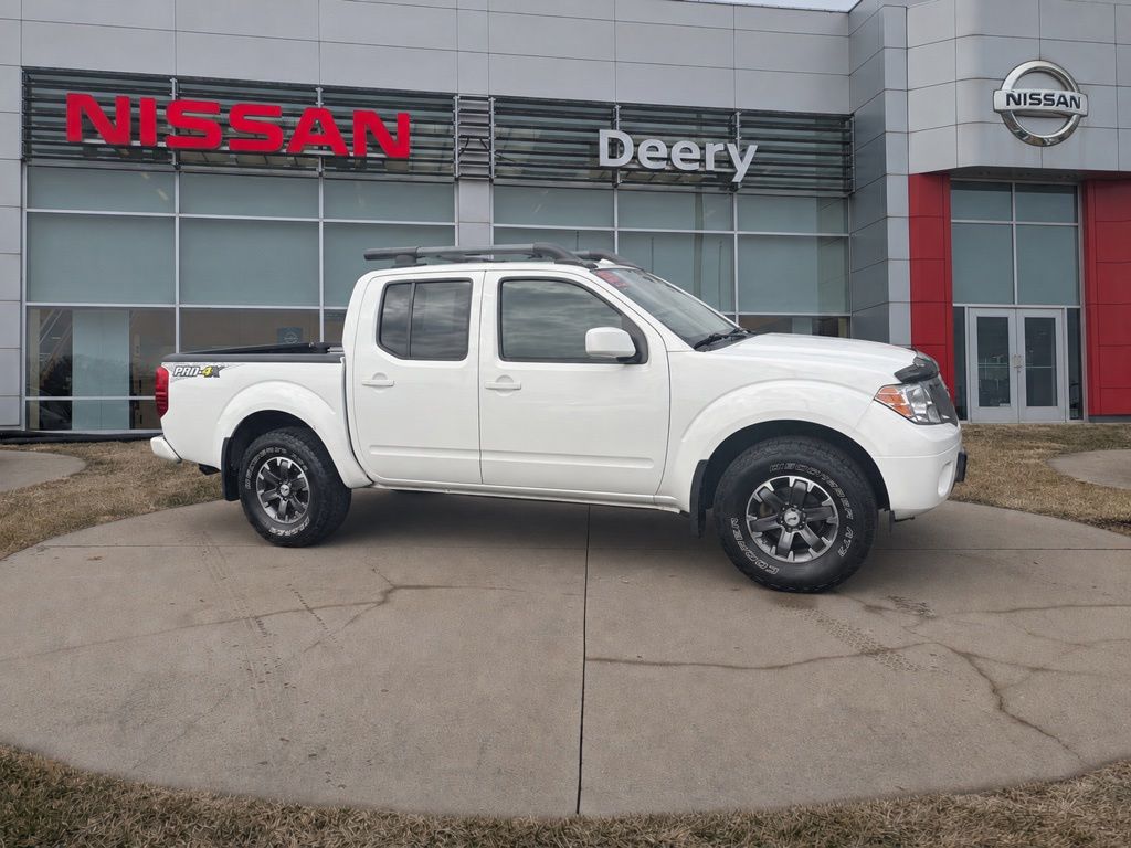 Glacier White 2015 Nissan Frontier Pickup Truck Four-Wheel Drive 5-Speed Automatic Overdrive