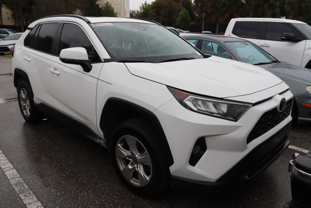 2021 Toyota RAV4 XLE 5