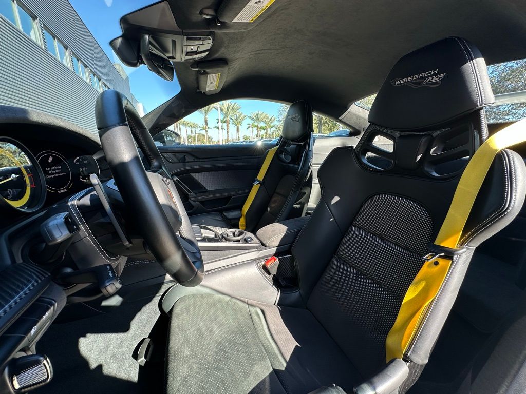 Thumbnail: 2025 Porsche 911 - 5