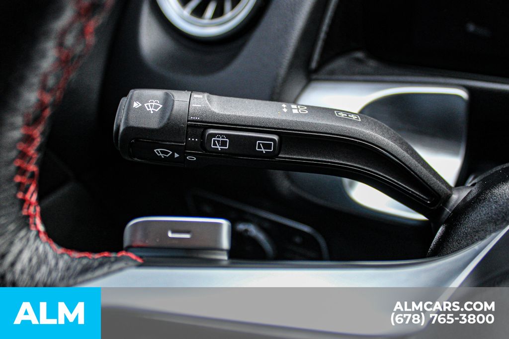 Used 2025 Black Mercedes-Benz GLB 250 image 28