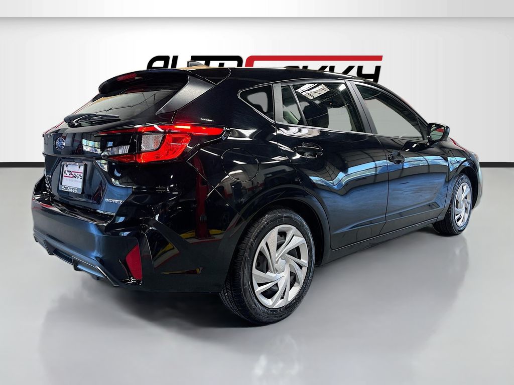 Used 2025 Crystal Black Silica Subaru Base image 7