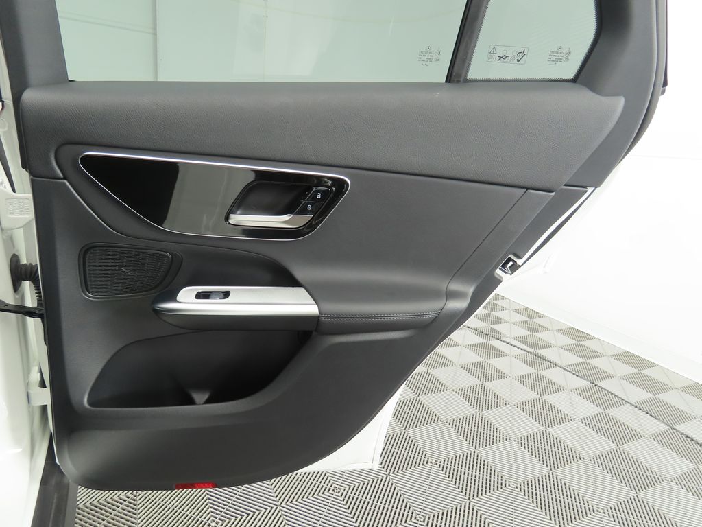 Thumbnail: 2025 Mercedes-Benz GLC - 27