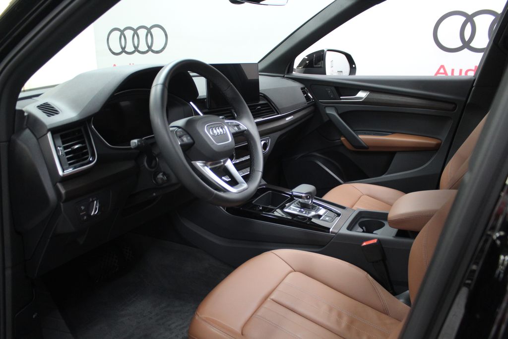 Thumbnail: 2025 Audi Q5 - 11