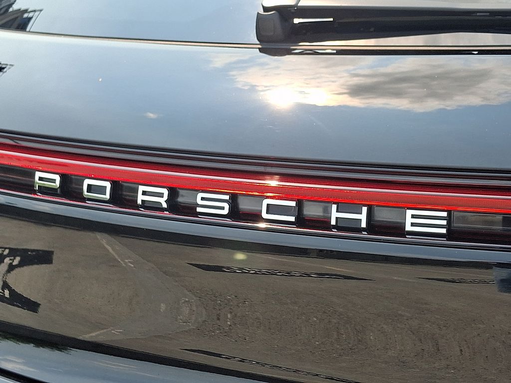 Thumbnail: 2026 Porsche Macan - 30