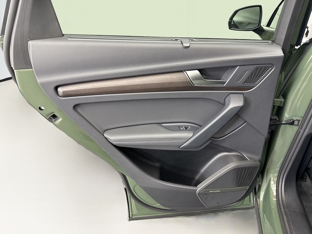 Thumbnail: 2025 Audi Q5 - 25