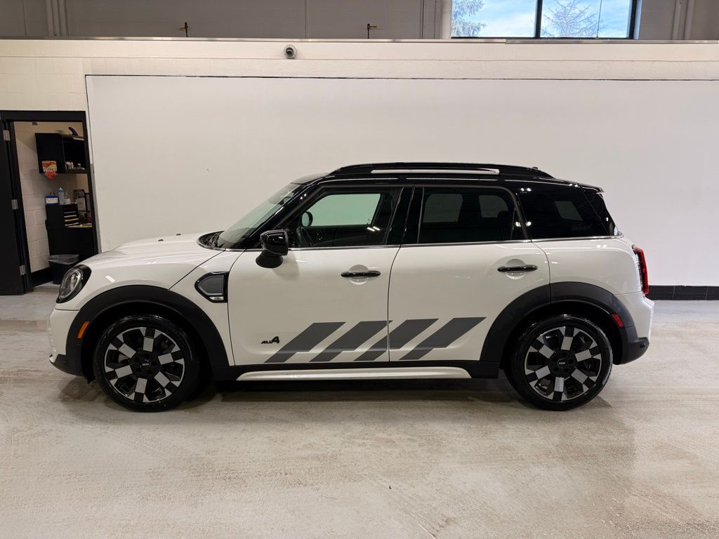 Thumbnail: 2023 MINI Cooper Countryman - 2
