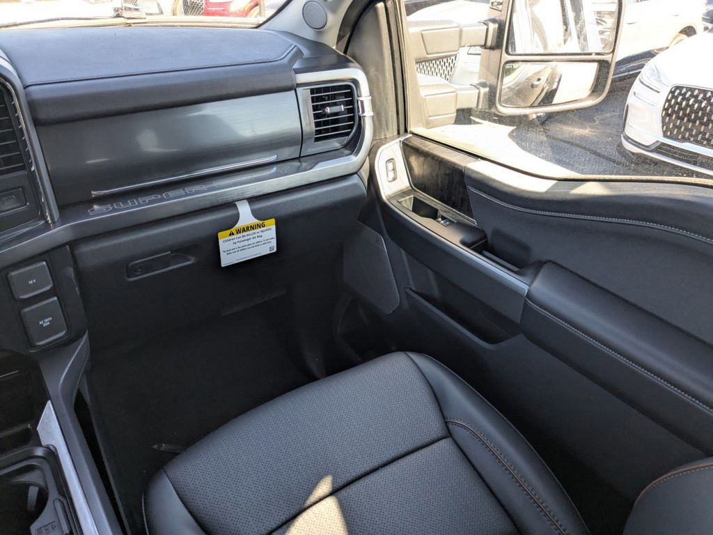 2025 Ford F-550 Chassis LARIAT