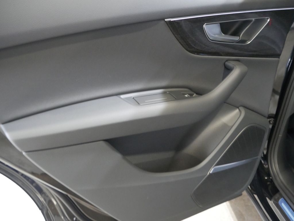 Thumbnail: 2026 Audi Q7 - 19