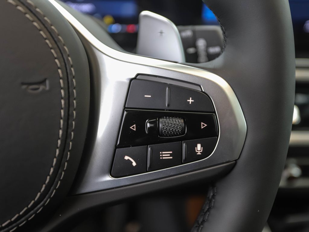 Thumbnail: 2026 BMW X5 - 13