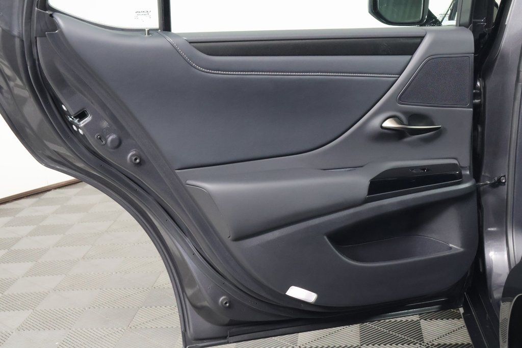 Thumbnail: 2025 Lexus ES - 13