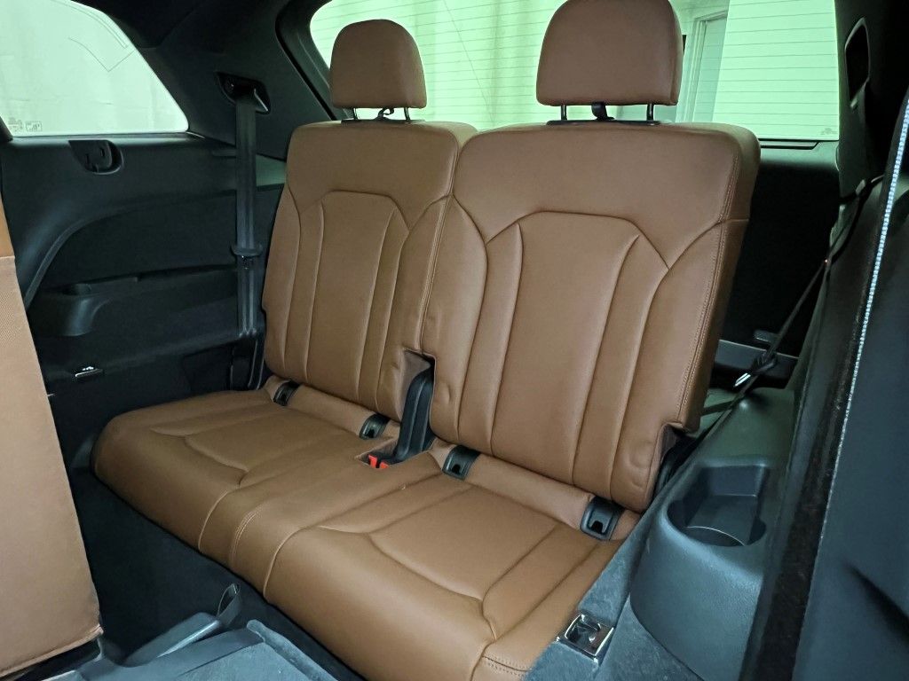 Thumbnail: 2025 Audi Q7 - 26