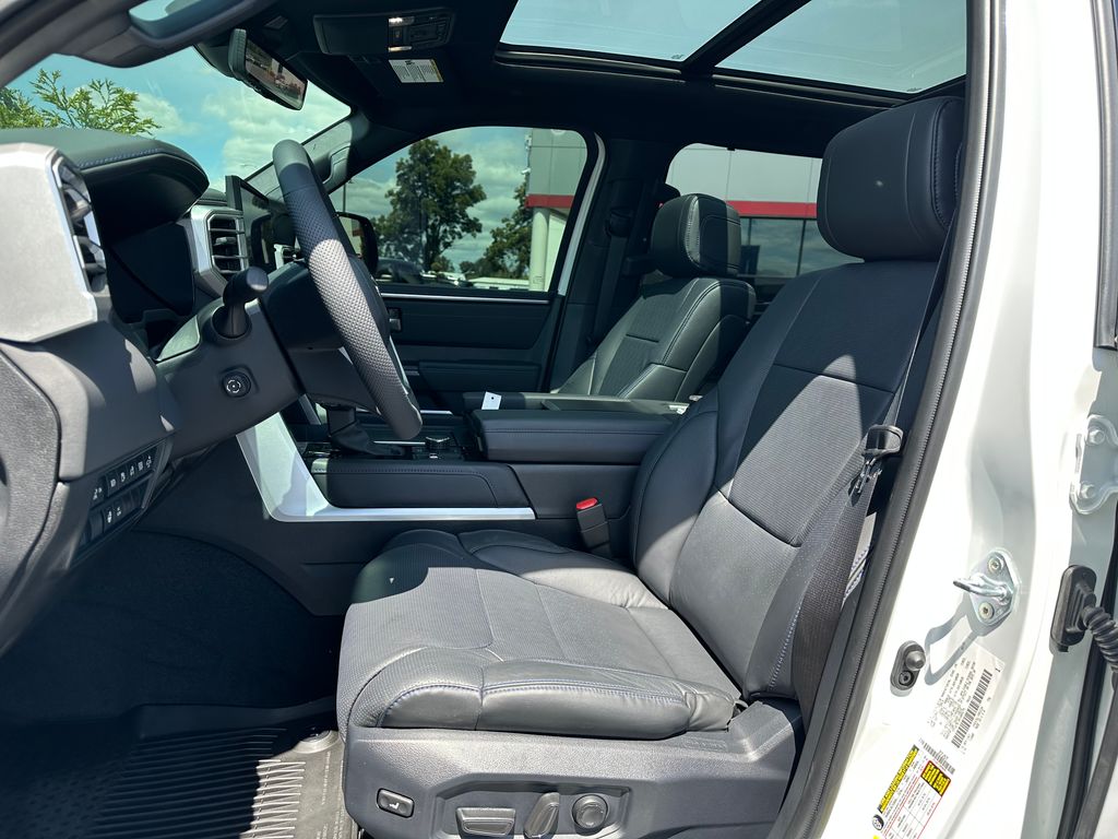 2025 Toyota Tundra Hybrid Platinum