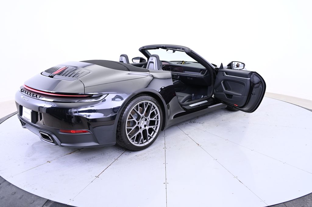 2025 Porsche 911 Carrera 11