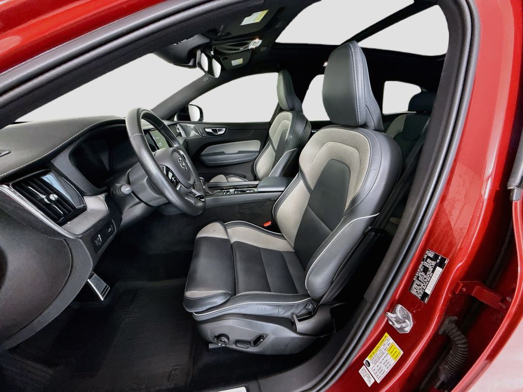 Thumbnail: 2021 Volvo XC60 - 19