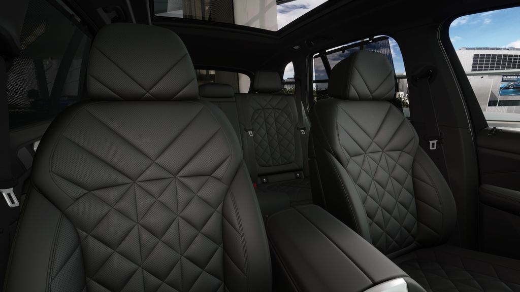 2026 BMW X5 M60i 11