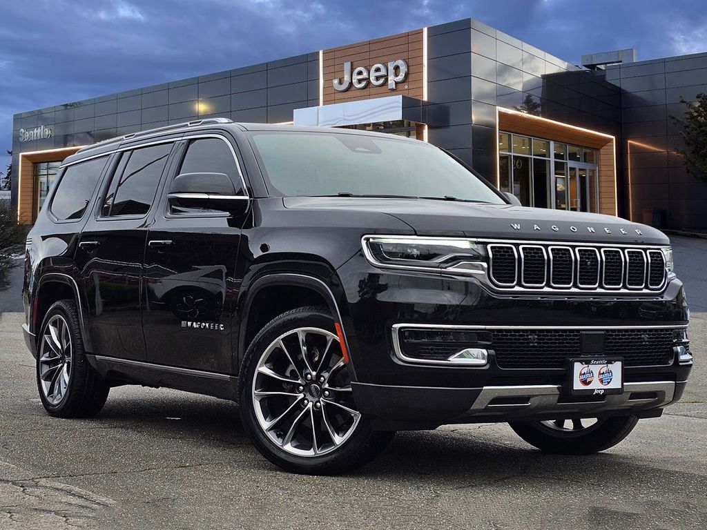 Diamond Black Crystal Pearlcoat 2022 Jeep Wagoneer Series III 4WD SUV / Crossover Four-Wheel Drive 8-Speed Automatic