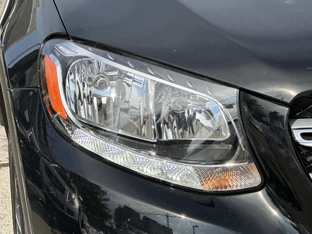 Thumbnail: 2019 Mercedes-Benz GLC - 5