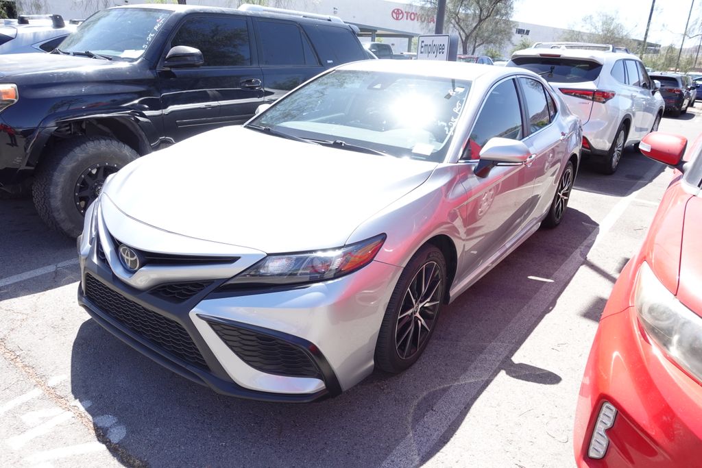 2023 Toyota Camry SE