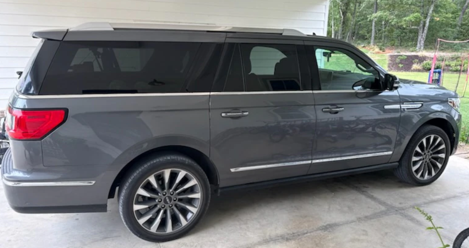 Gray 2021 Lincoln Navigator SUV / Crossover 4X2 Automatic