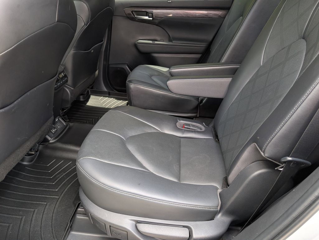 Used 2023 Toyota Highlander SUV