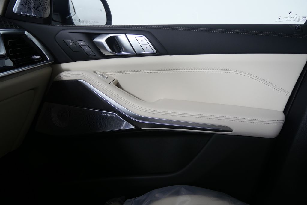 2026 BMW X7 xDrive40i 28