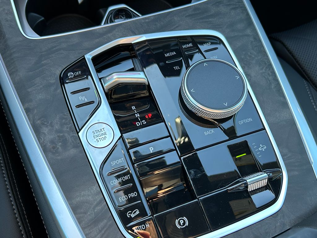 Thumbnail: 2026 BMW X7 - 28