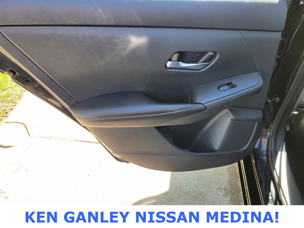 2023 Nissan Sentra SV photo