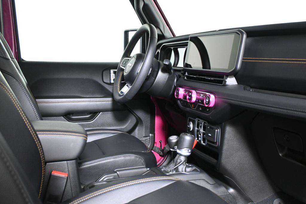 Thumbnail: 2024 Jeep Wrangler - 32