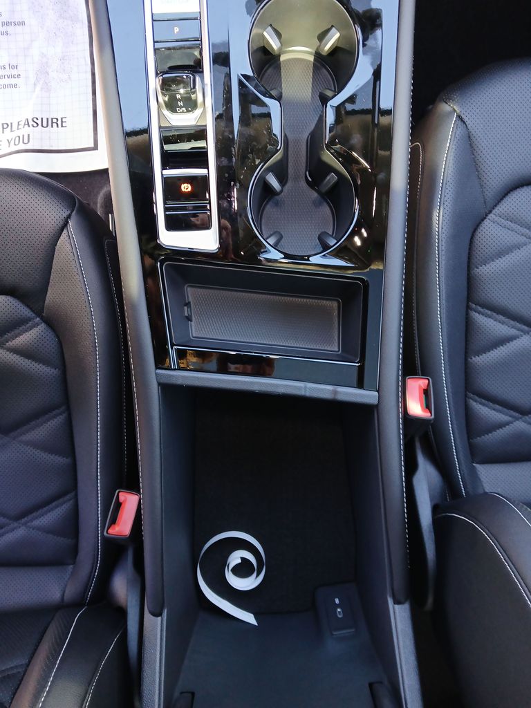 New 2026 White Volkswagen 2.0T SE w/Technology image 25